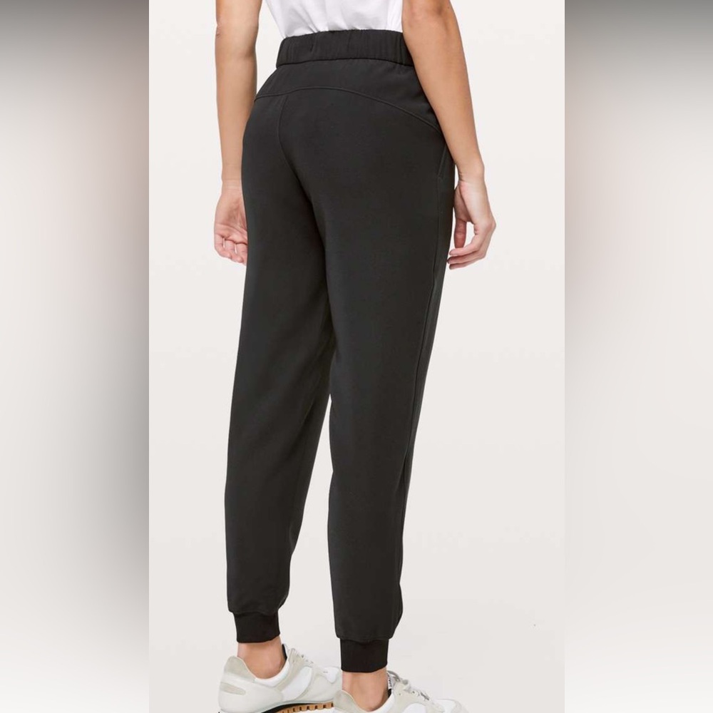 Lululemon On The Fly Jogger Size 6